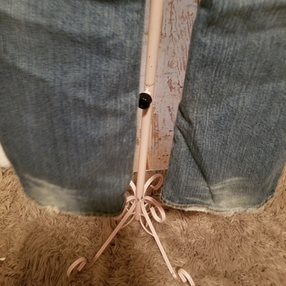 American Eagle Jeans With Destruction Size 6 - Picture 5 of 6